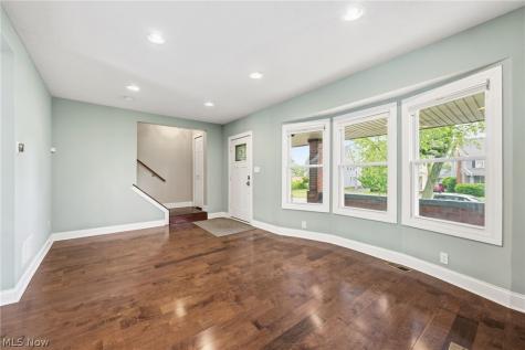 3478 Raymont Boulevard University Heights OH 44118