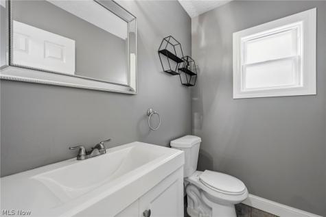 3478 Raymont Boulevard University Heights OH 44118