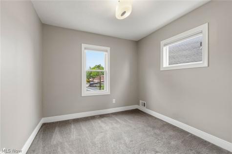 3478 Raymont Boulevard University Heights OH 44118