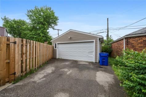 3478 Raymont Boulevard University Heights OH 44118