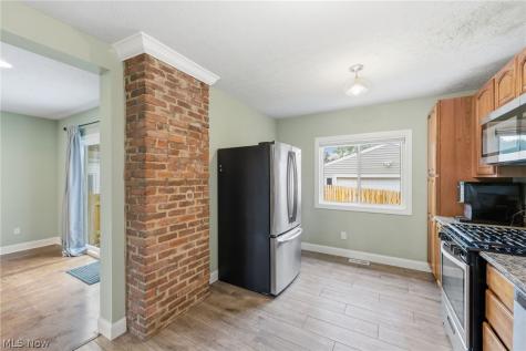 3478 Raymont Boulevard University Heights OH 44118