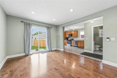 3478 Raymont Boulevard University Heights OH 44118