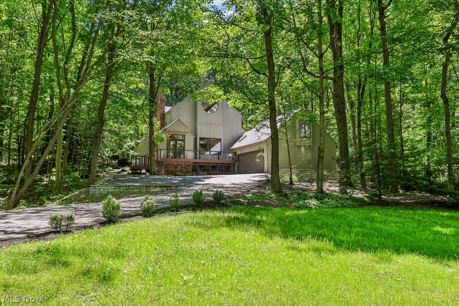 8395 Lucerne Drive Chagrin Falls OH 44023