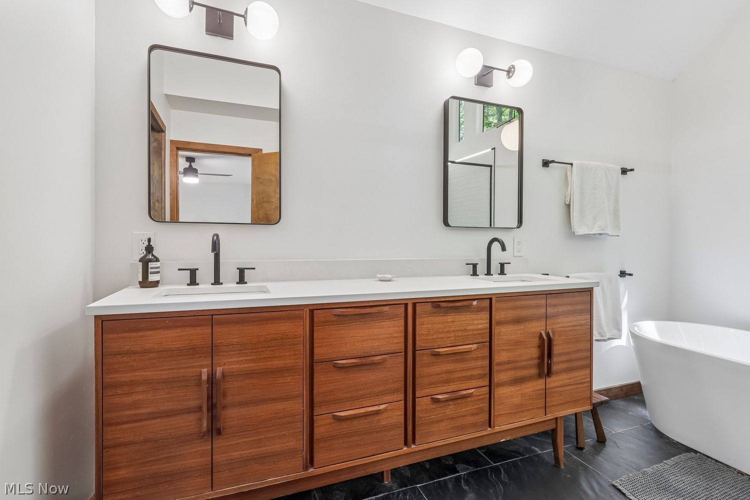 8395 Lucerne Drive Chagrin Falls OH 44023