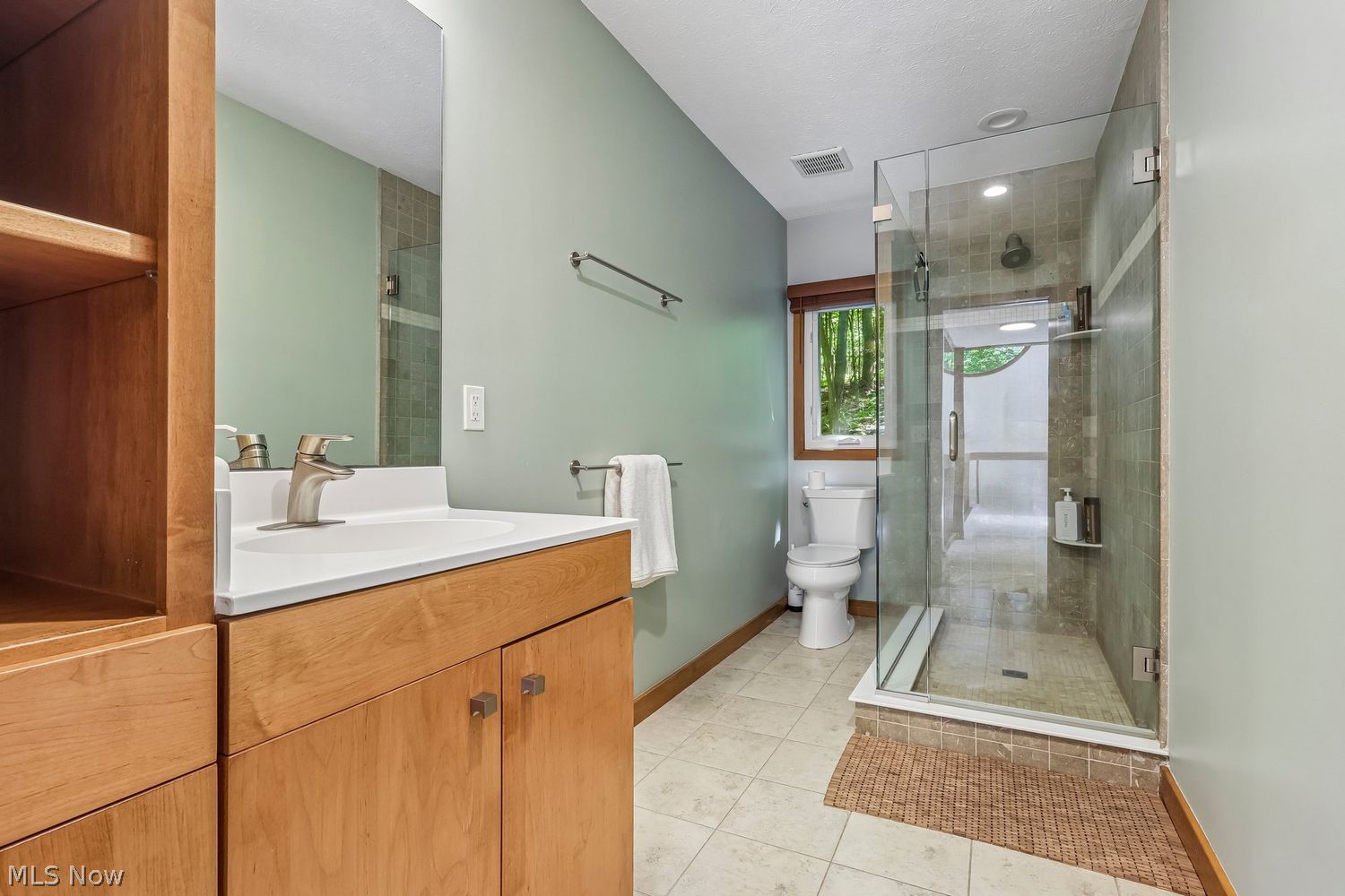 8395 Lucerne Drive Chagrin Falls OH 44023