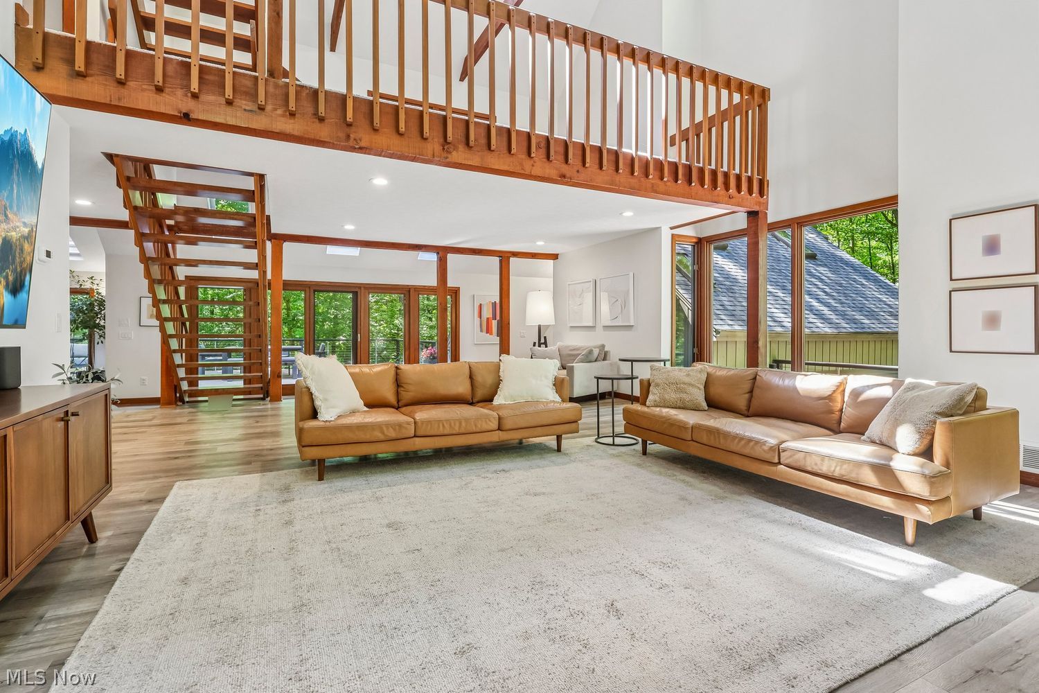 8395 Lucerne Drive Chagrin Falls OH 44023