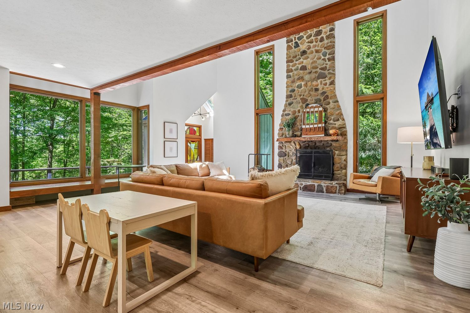 8395 Lucerne Drive Chagrin Falls OH 44023