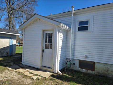 319 17th Street Elyria OH 44035