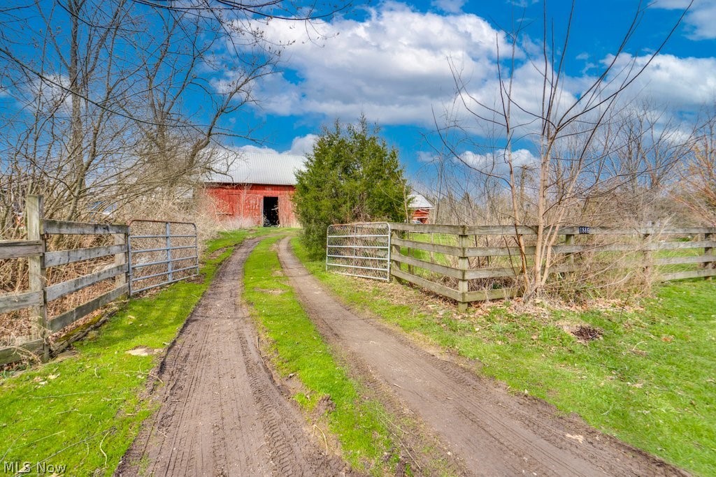 1846 Lester Road Valley City OH 44280
