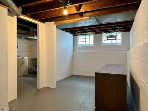22571 Ivan Avenue Euclid OH 44123