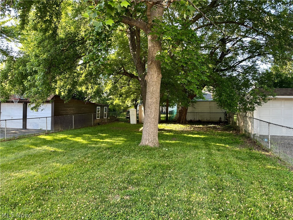 22571 Ivan Avenue Euclid OH 44123