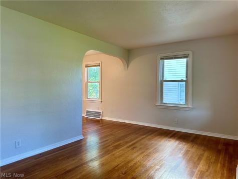 22571 Ivan Avenue Euclid OH 44123