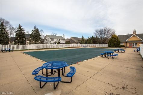 38715 Berkshire Avenue Avon OH 44011
