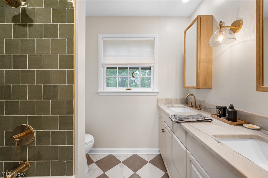 128 N Hayden Parkway Hudson OH 44236