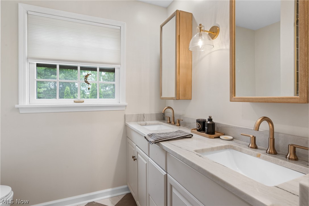 128 N Hayden Parkway Hudson OH 44236