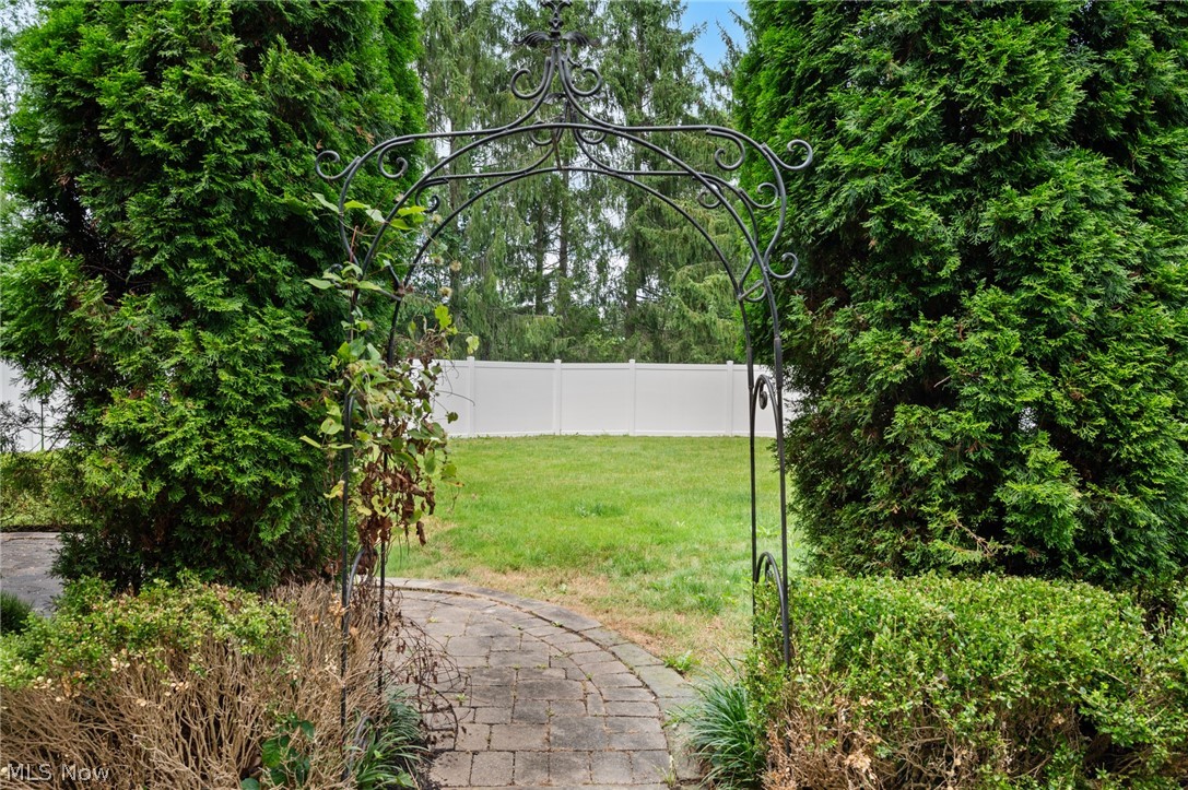 128 N Hayden Parkway Hudson OH 44236