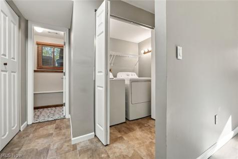 26956 Oxford Park Lane Olmsted Twp OH 44138