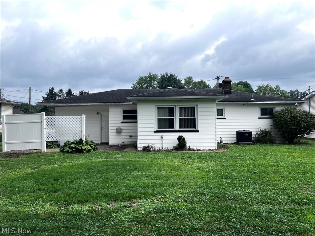 962 Adrian Circle Girard OH 44420