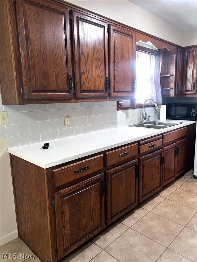 962 Adrian Circle Girard OH 44420