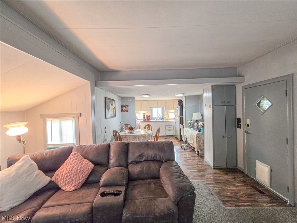 14 Inner Drive Vienna OH 44473