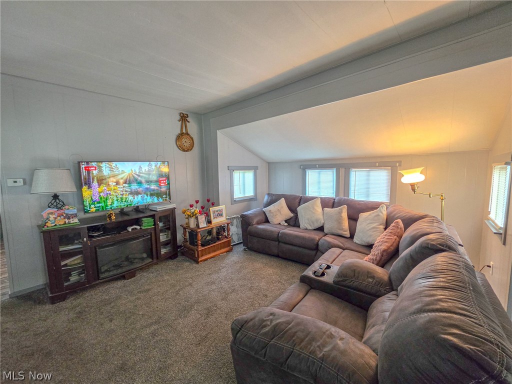 14 Inner Drive Vienna OH 44473