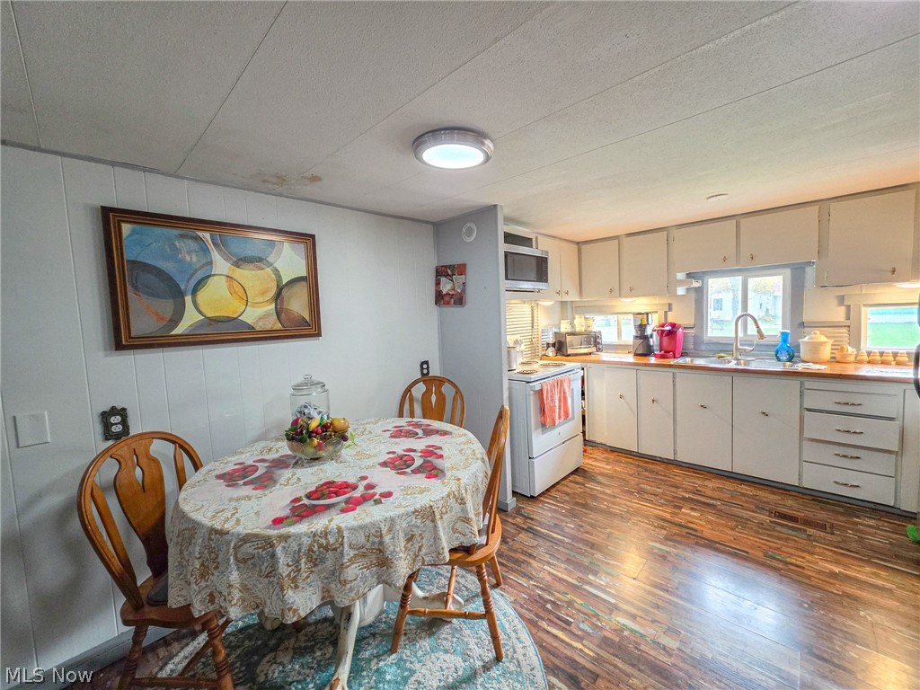 14 Inner Drive Vienna OH 44473