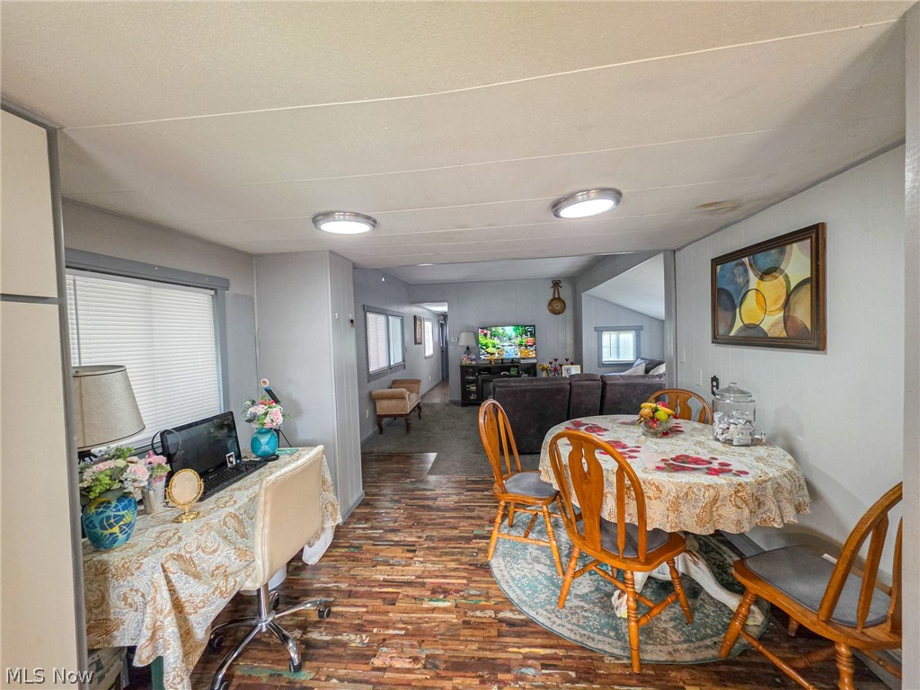 14 Inner Drive Vienna OH 44473