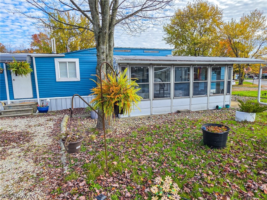 14 Inner Drive Vienna OH 44473