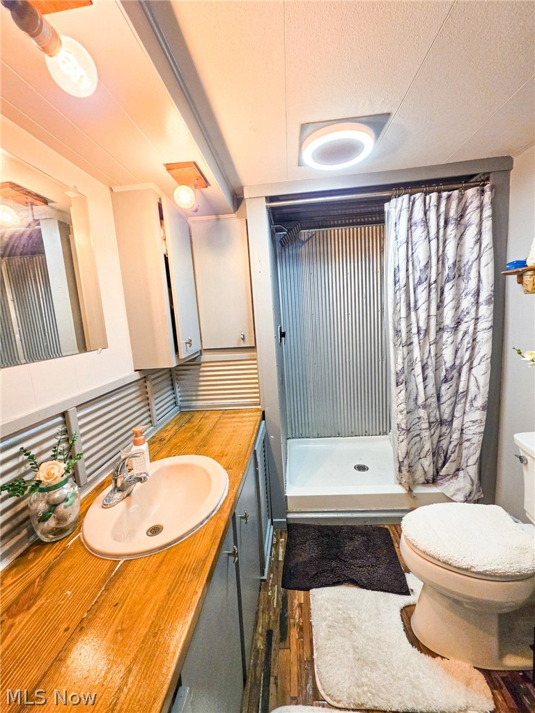 14 Inner Drive Vienna OH 44473