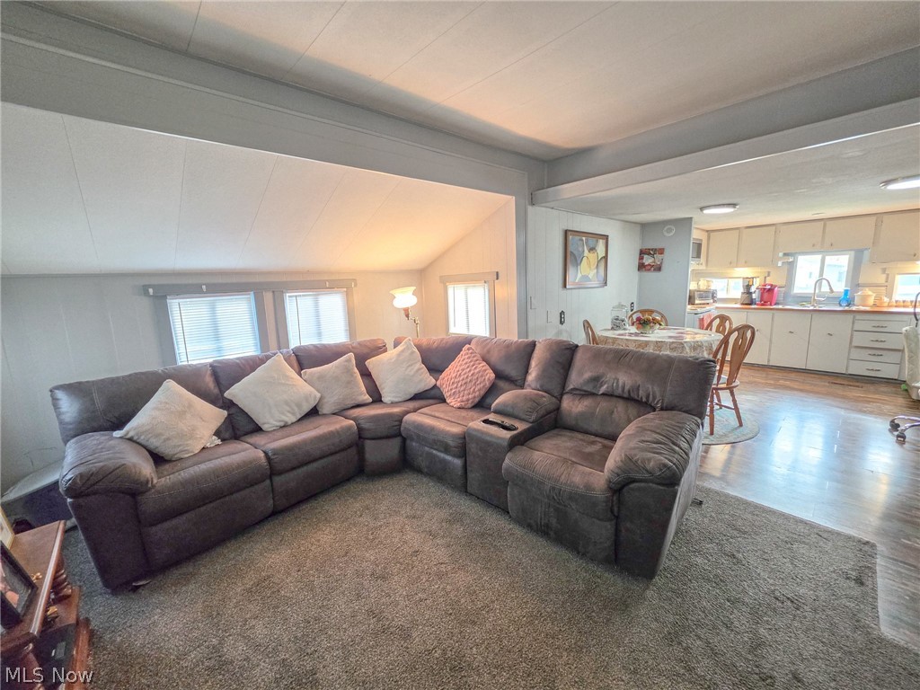 14 Inner Drive Vienna OH 44473