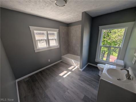 144 W Bridge Street Elyria OH 44035