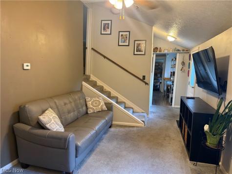 14537 Hickox Street Burton OH 44021