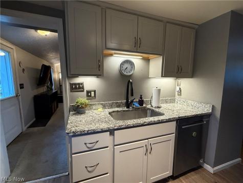 14537 Hickox Street Burton OH 44021