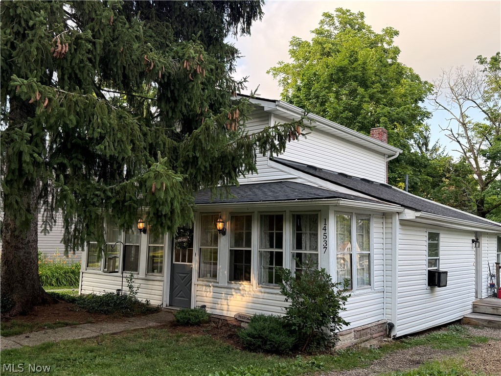 14537 Hickox Street Burton OH 44021