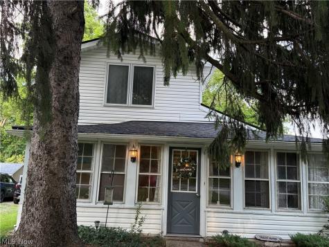 14537 Hickox Street Burton OH 44021