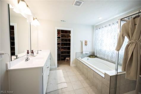 6170 James Drive Lorain OH 44053