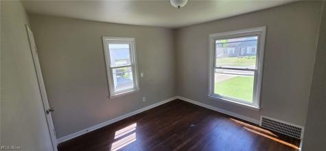 12605 Shady Oak Boulevard Garfield Heights OH 44125
