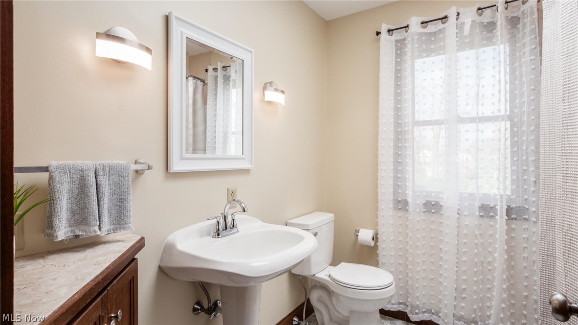 240 Mockingbird Hill Road Zanesville OH 43701