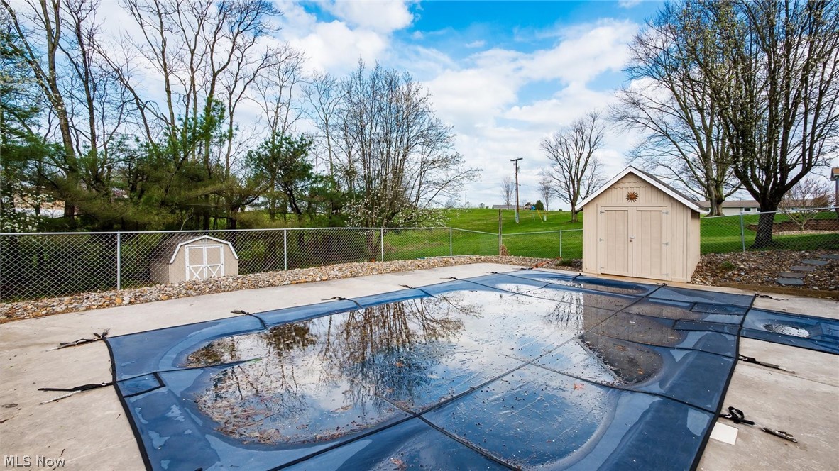 240 Mockingbird Hill Road Zanesville OH 43701
