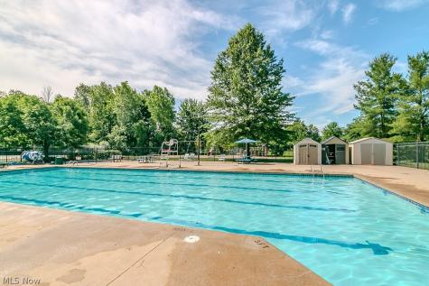 9072 Devonshire Drive Olmsted Falls OH 44138