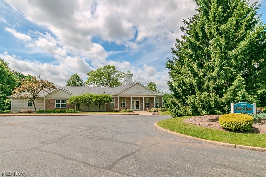 9072 Devonshire Drive Olmsted Falls OH 44138