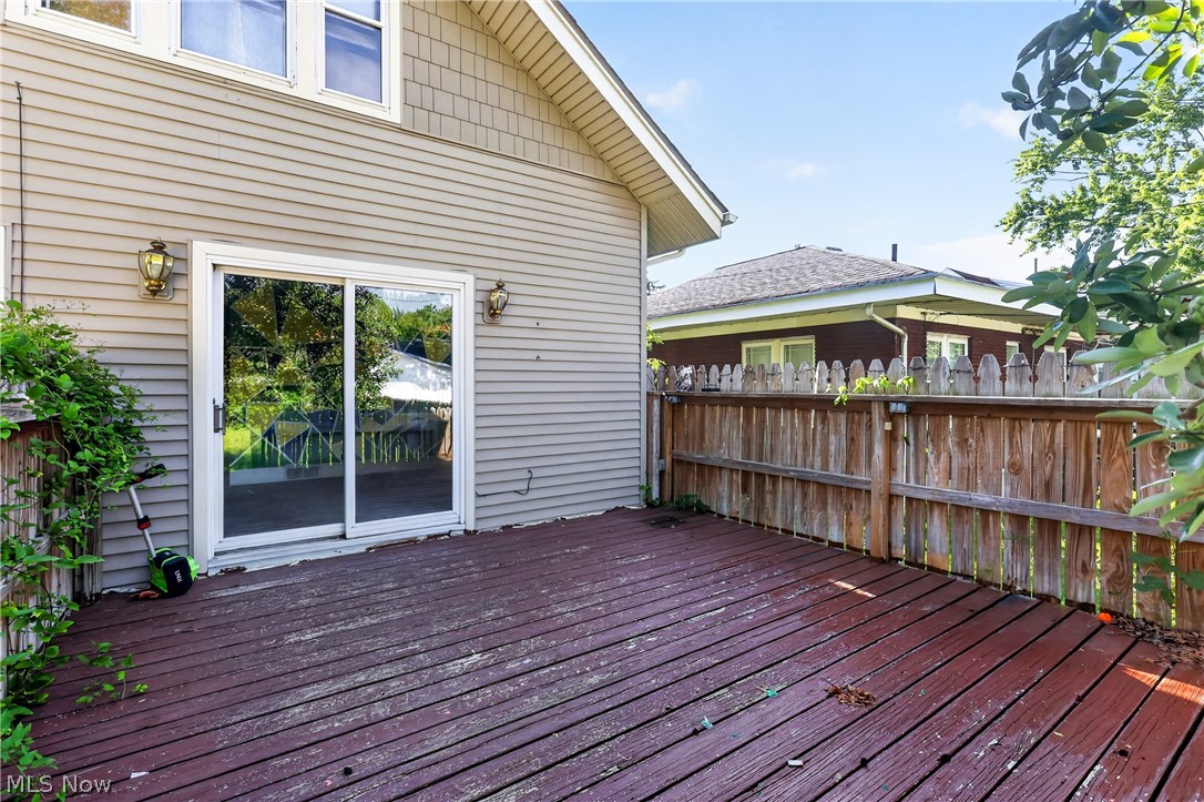 568 Oak Knoll Avenue SE Warren OH 44483