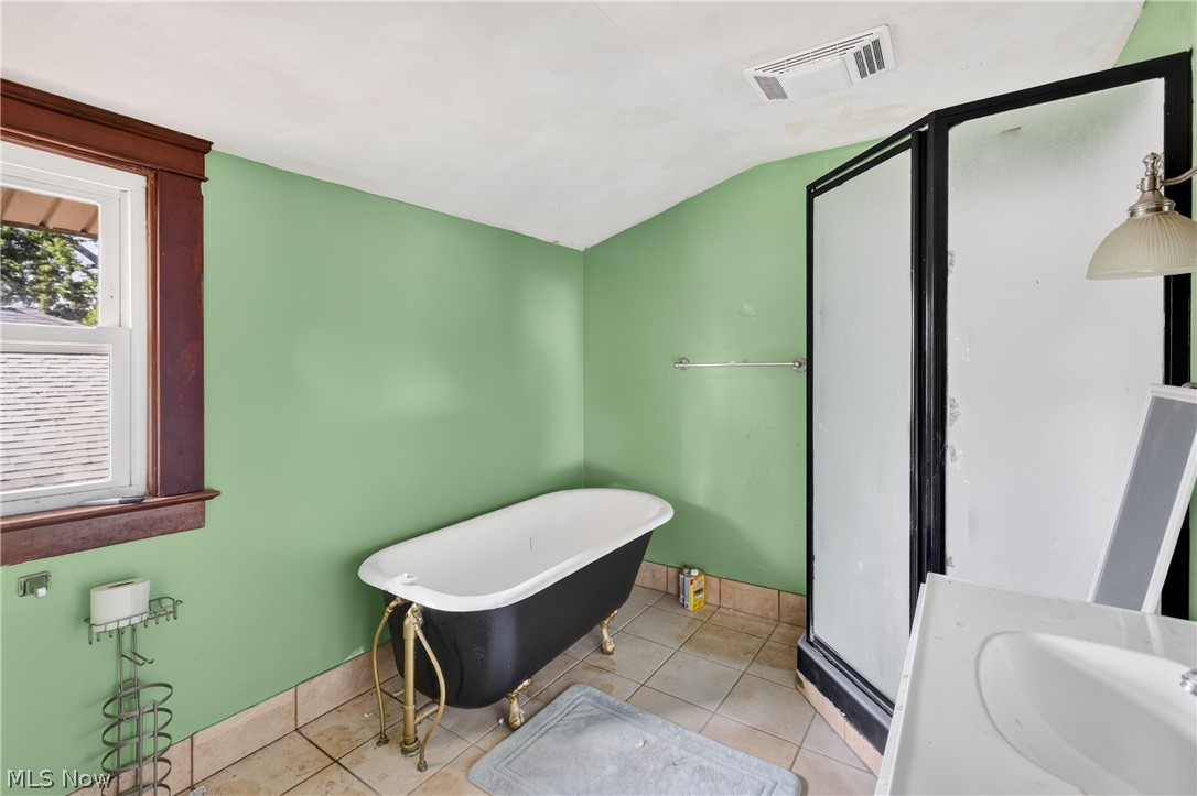 568 Oak Knoll Avenue SE Warren OH 44483