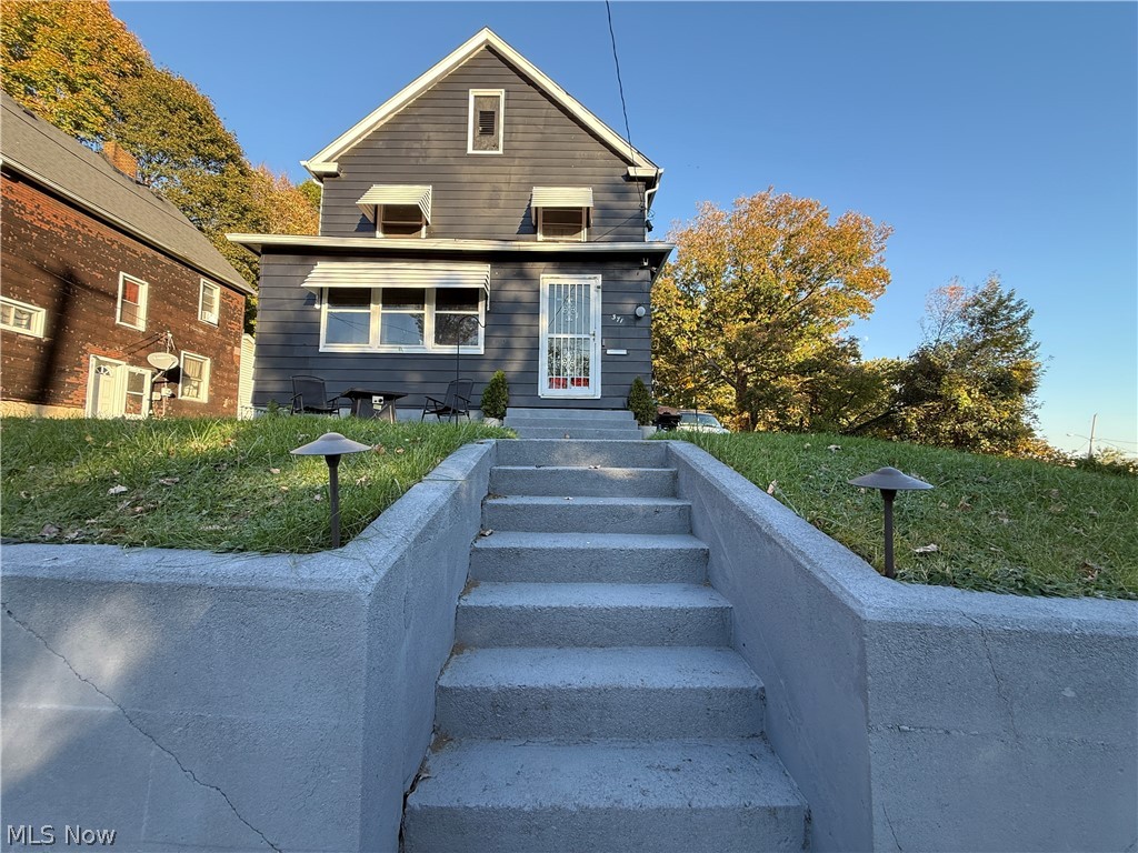 371 S Jackson Street Youngstown OH 44506