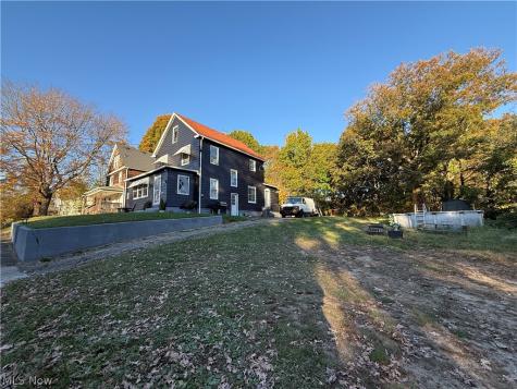 371 S Jackson Street Youngstown OH 44506