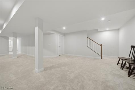 3354 Stoneleigh Road NE Canton OH 44721