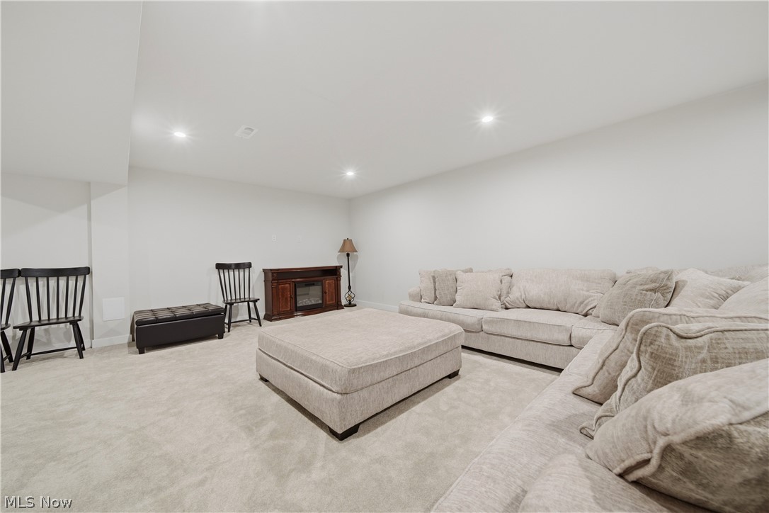 3354 Stoneleigh Road NE Canton OH 44721