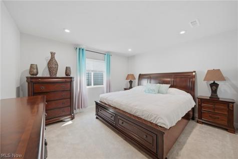 3354 Stoneleigh Road NE Canton OH 44721