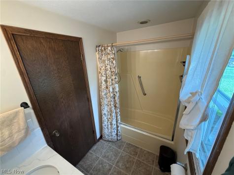 3838 Oakridge Drive Louisville OH 44641