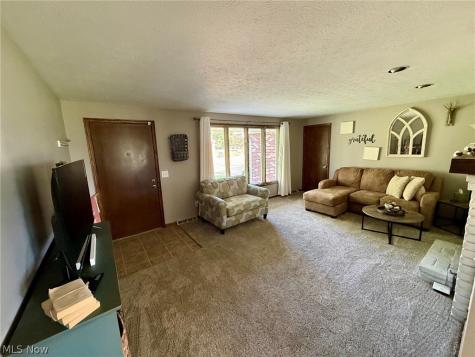 3838 Oakridge Drive Louisville OH 44641